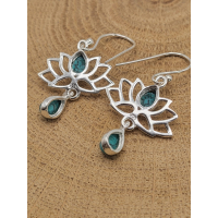 Echt zilveren oorbellen met Torkoois Lotus bloem. 